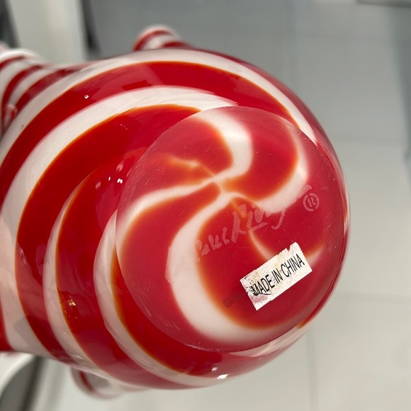 Vintage Beau Riverage Red & White Peppermint Stripe Swirl Blown Glass Vase - Picture 3 of 7